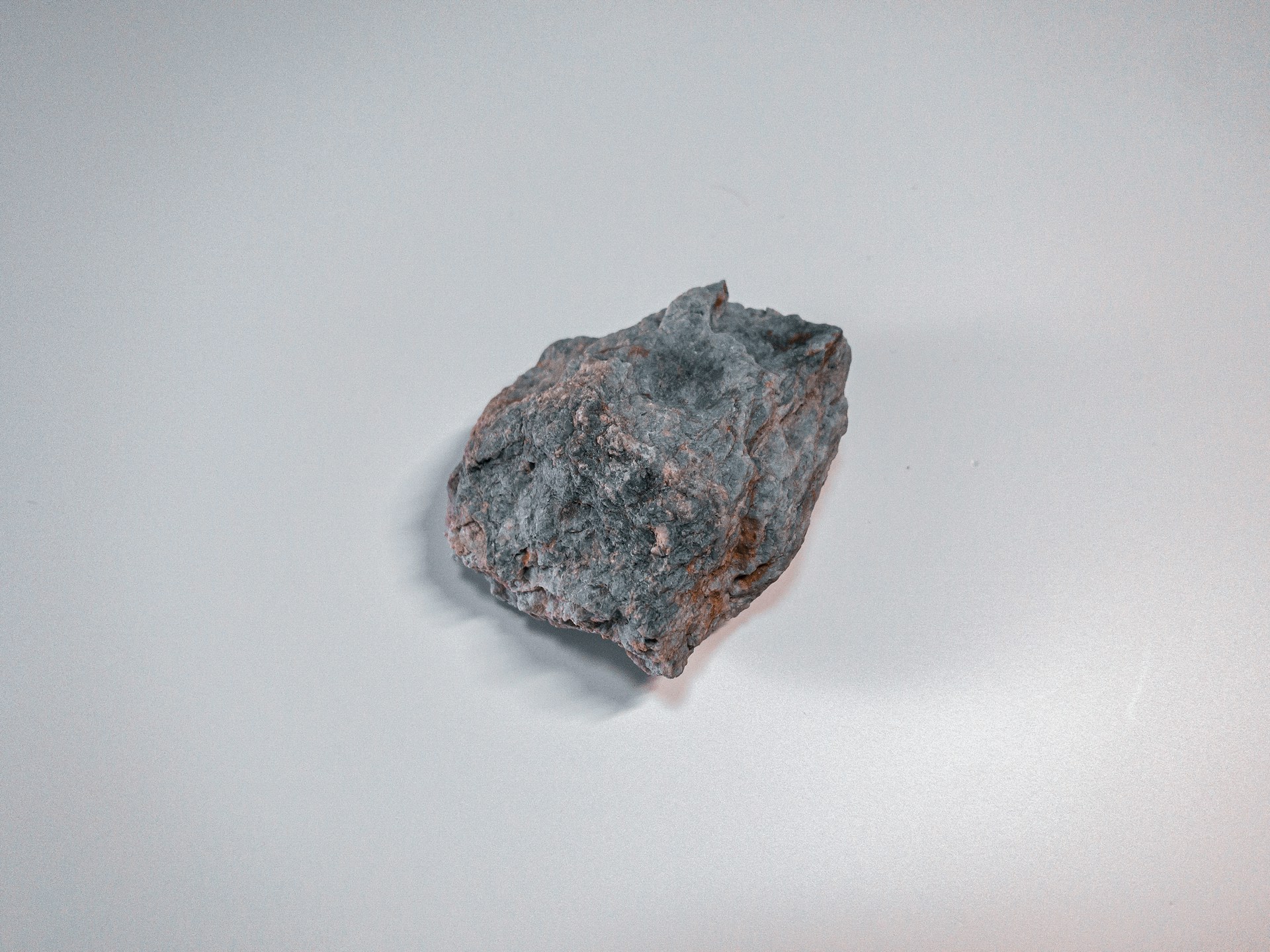 Minério de ferro registra forte queda na China após frustração com falta de novos estímulos