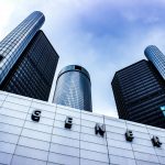 Queda no Lucro da General Motors Devido a Tarifas Bilionárias