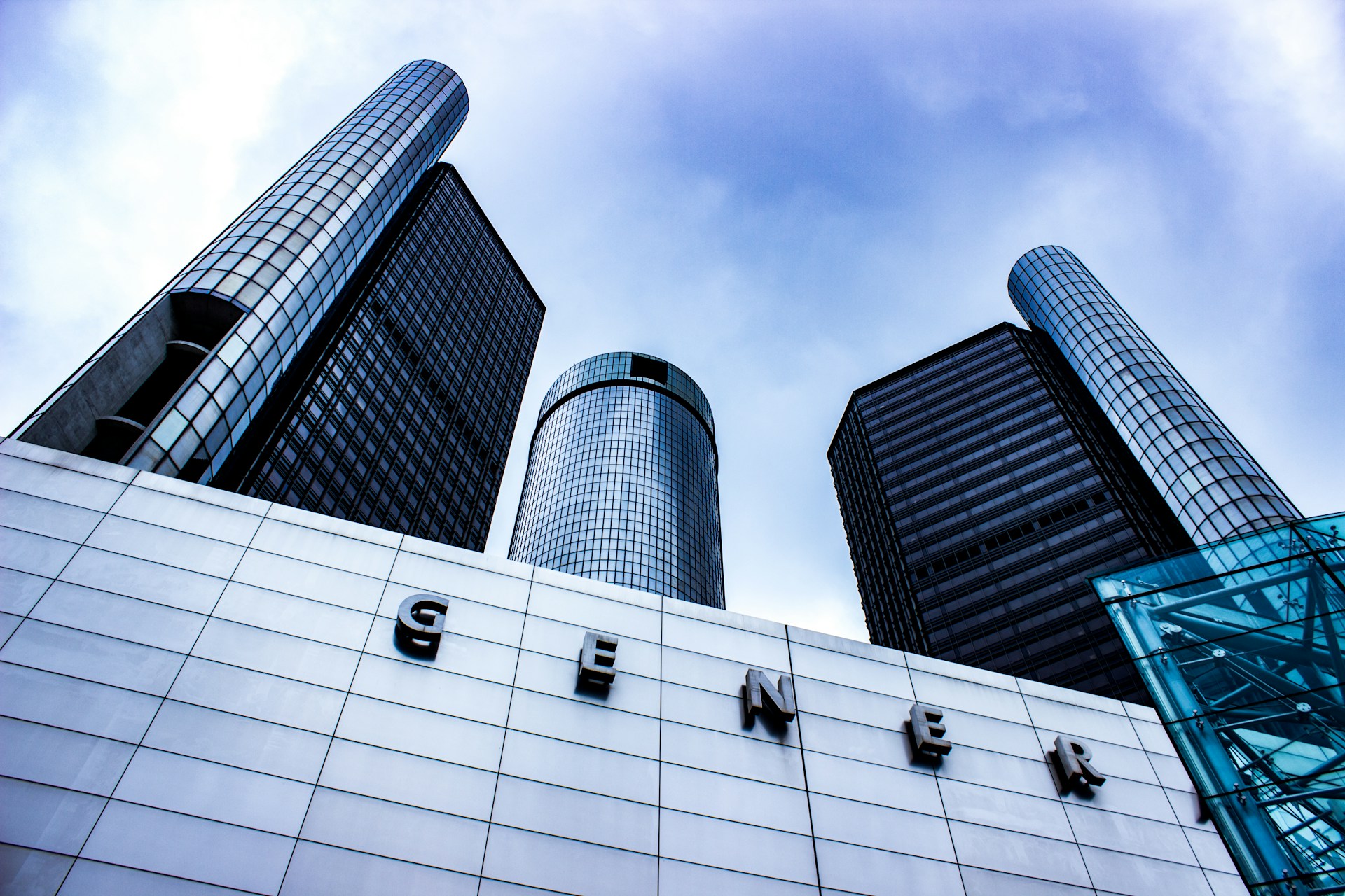 Queda no Lucro da General Motors Devido a Tarifas Bilionárias